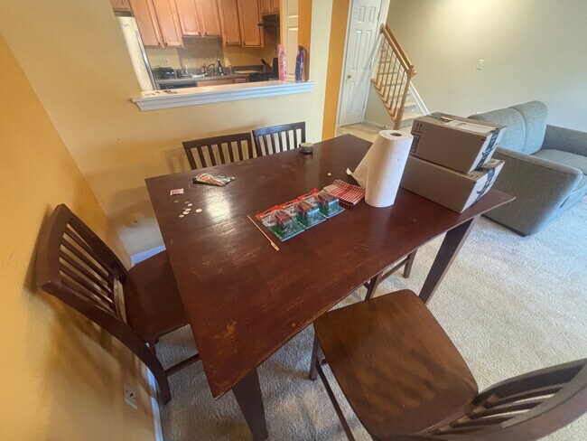 Foto del edificio - Room in Townhome on Ivory Run Way