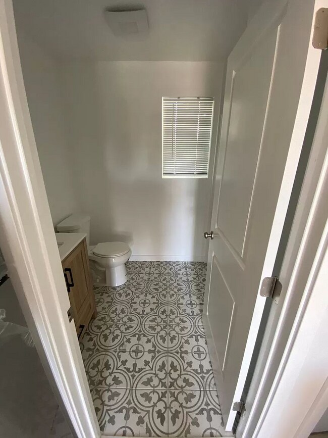 Foto del edificio - NEW CONSTRUCTION 1 BEDROOM ADU WITH LAUNDR...