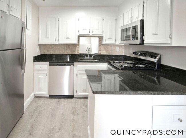 Building Photo - 71 Presidential Dr