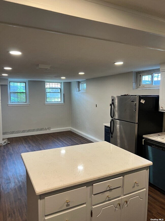 Foto del edificio - 2401 24th Ave