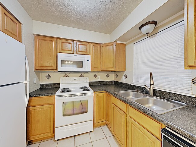 Building Photo - 2534 Princeton Ave