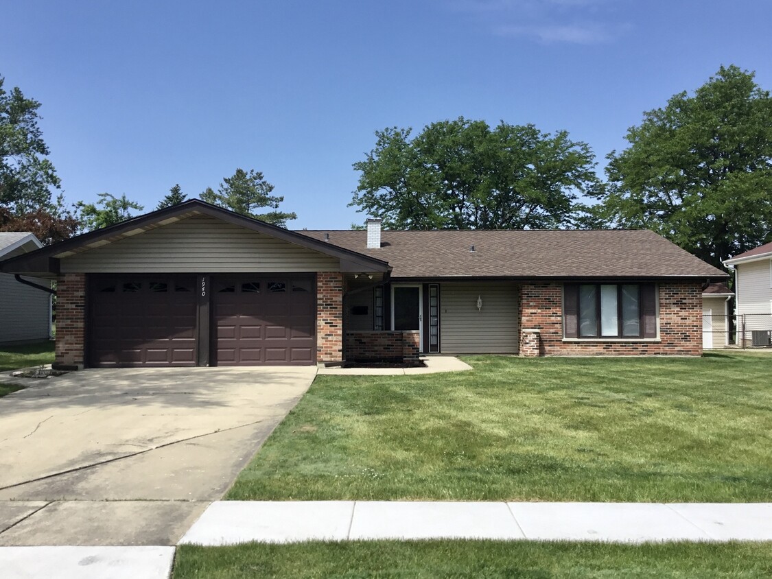 Foto principal - 1940 N Lakeside Plz