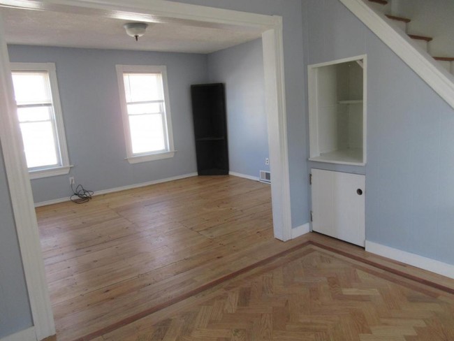 Building Photo - 97 Pilling St FL 2