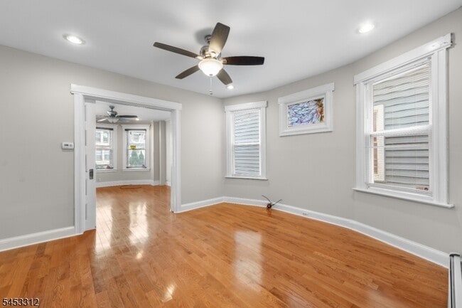 Building Photo - 185 N 18th St