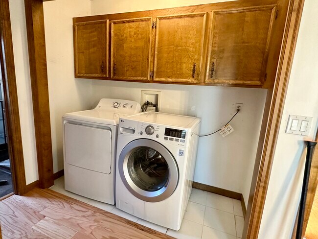 Foto del edificio - 7303 Glouchester Dr