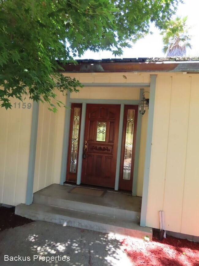 Building Photo - 3 br, 2.5 bath House - 1159 Lookout Rd.