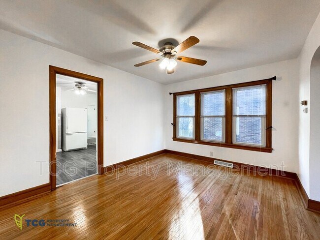 Building Photo - 1010 Joliet St