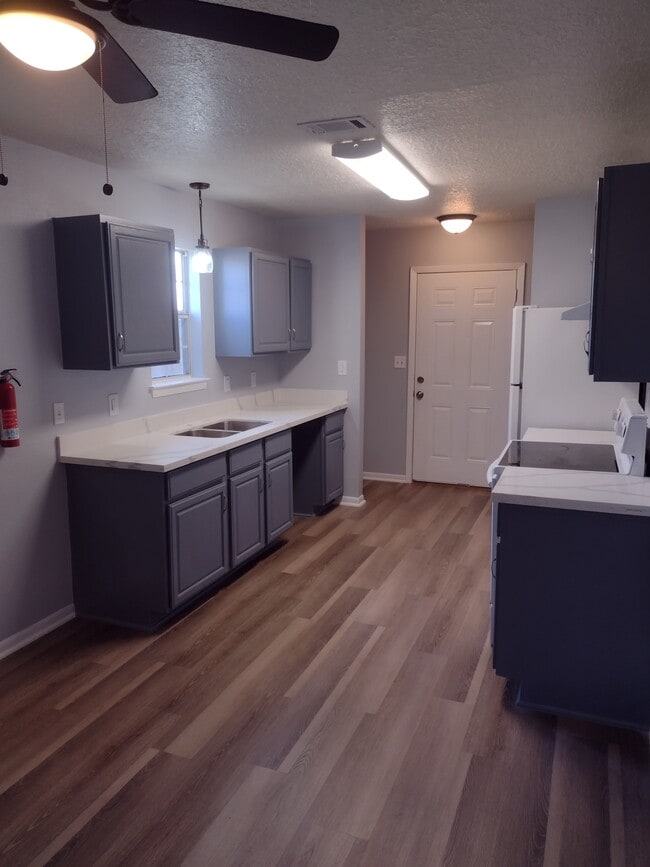 cocina - 3010 Ohio Ave