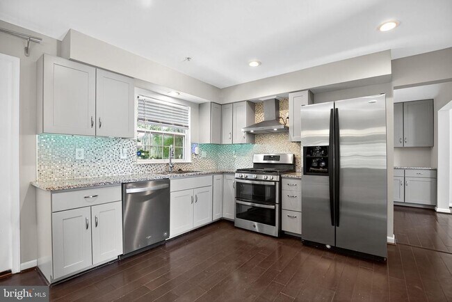 Foto del edificio - 6602 Squireman Ct