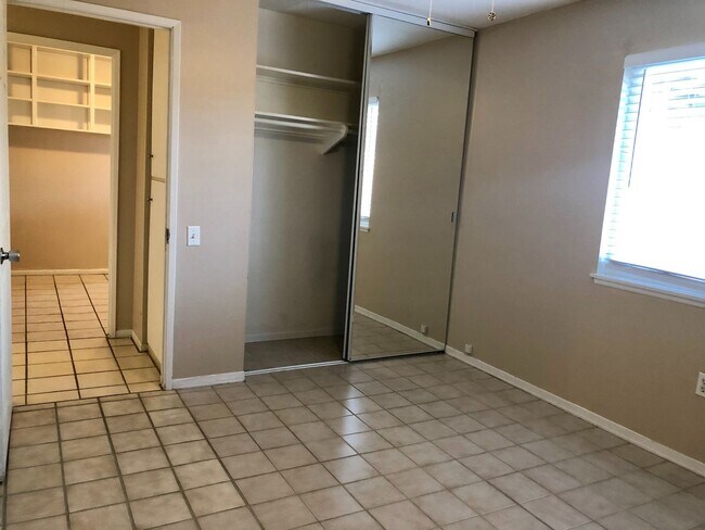 Foto del edificio - AVAILABLE NOW! MUST SEE! 2 Bedroom 2 Bath ...