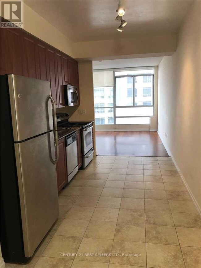 Building Photo - 225 Webb Dr