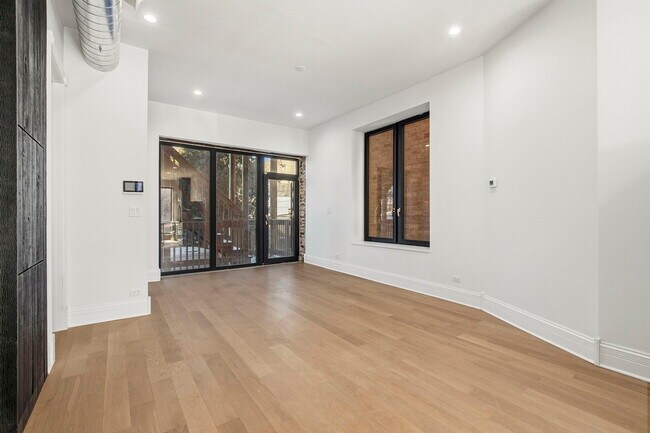Foto del edificio - 1414 N Maplewood Ave