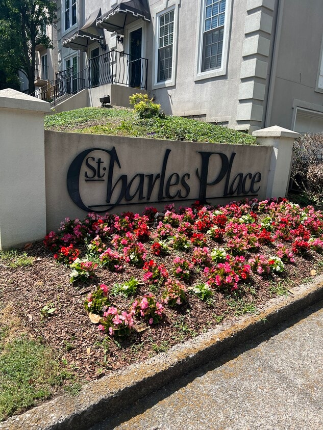 Front Entrance - 108 St Charles Pl (Nashville, TN)