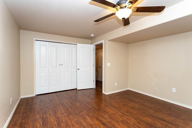 Foto del edificio - Spacious 6-Bedroom Home in Lorson Ranch!