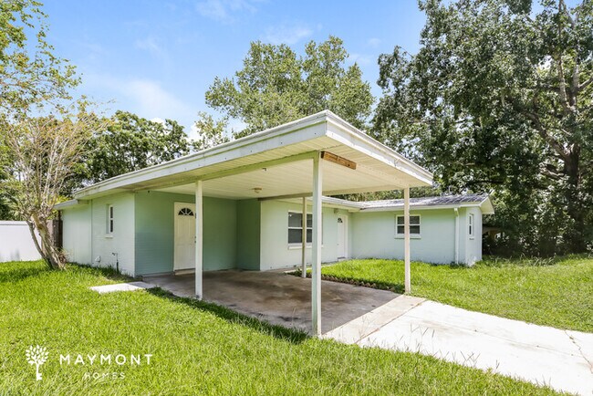 Building Photo - 6537 Pine Cir N