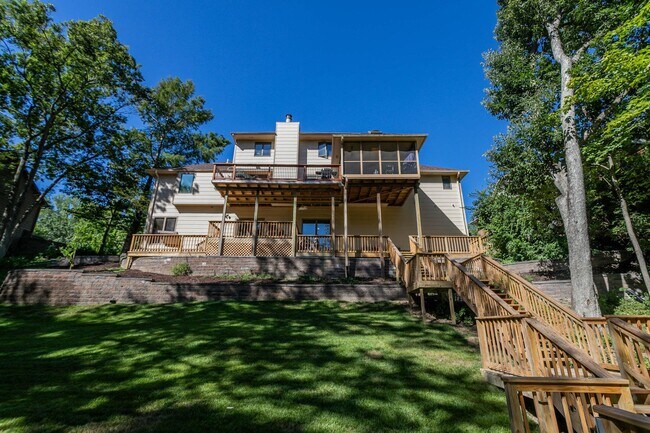 Foto del edificio - 3104 Shoreside Dr