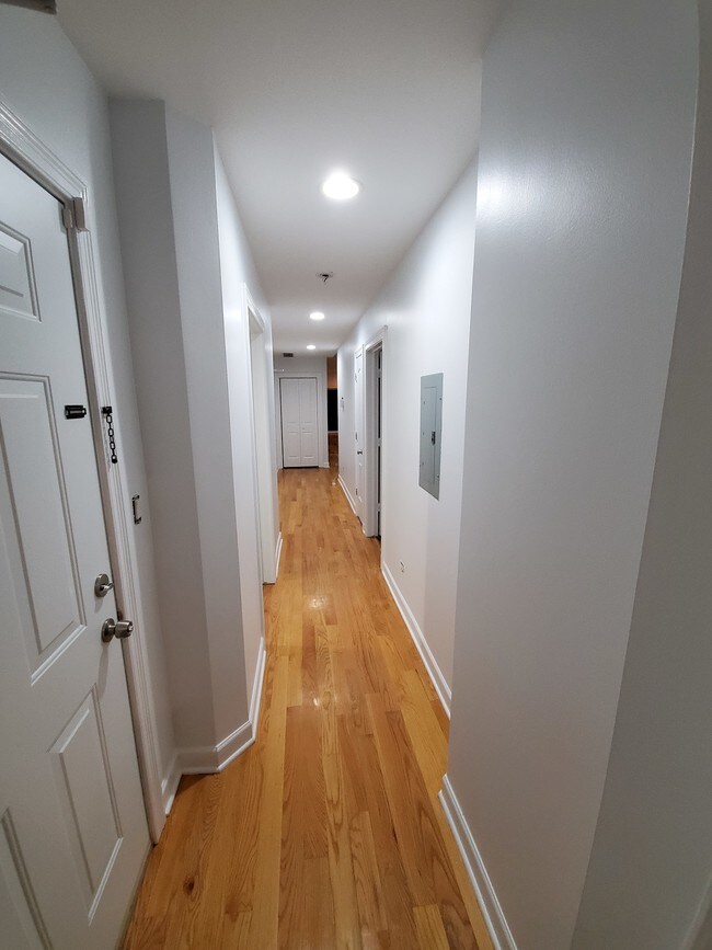 Foto del edificio - 5019-5021 W Lawrence Ave