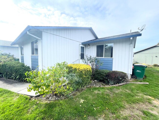Building Photo - 1653 NE 231st Ct