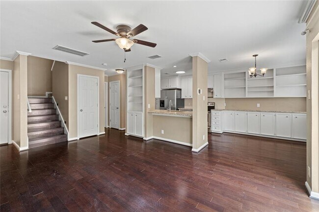 Foto del edificio - 3845 Ranch Rd 2222