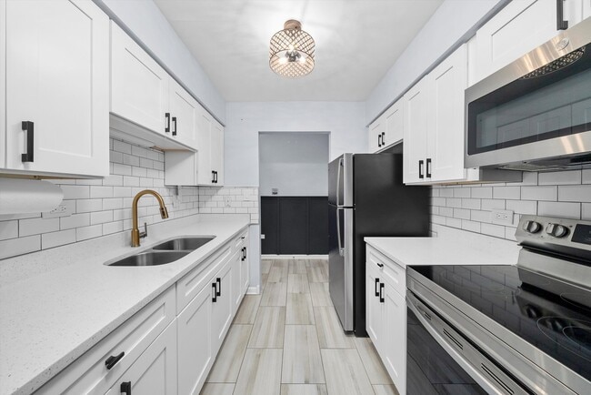 Foto del edificio - 3241 50th Ct