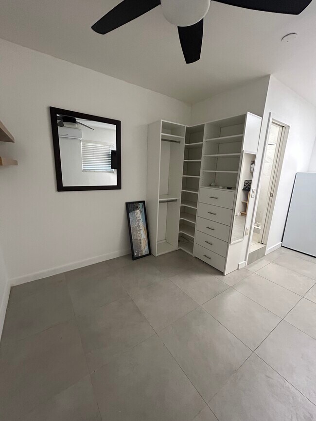 Foto del edificio - 570 SW 45th Ave