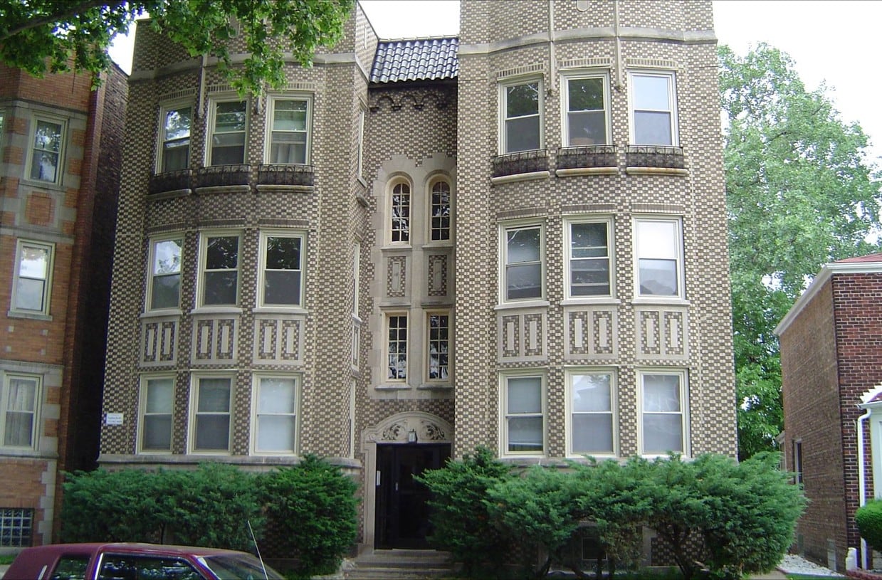 8141 S Kingston Ave Apartments in Chicago, IL