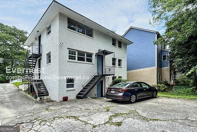 Building Photo - 216 Superior Ave