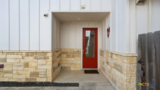 Foto del edificio - 223 Sapphire Dr