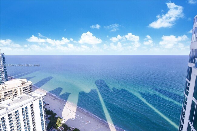 Building Photo - 17201 Collins Ave