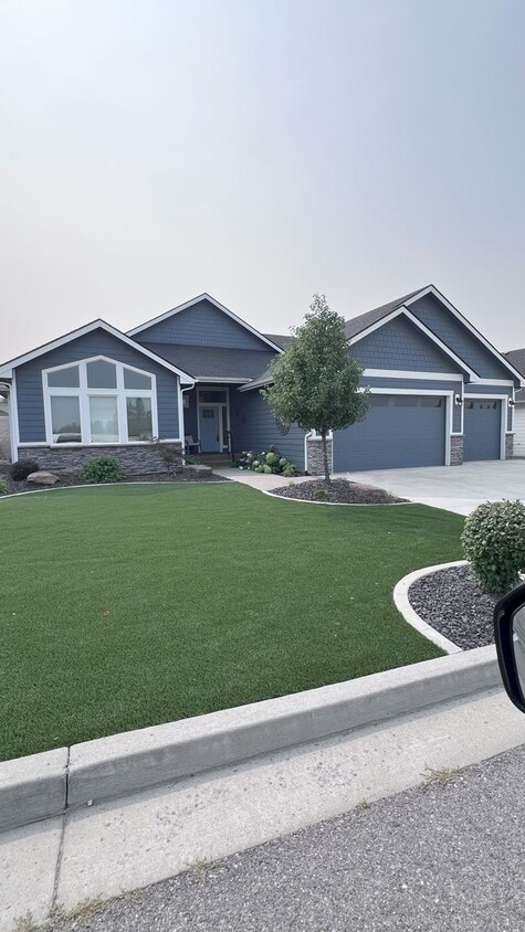 Primary Photo - NEW LISTING! Latah Valley 3 bed/2 bath mus...