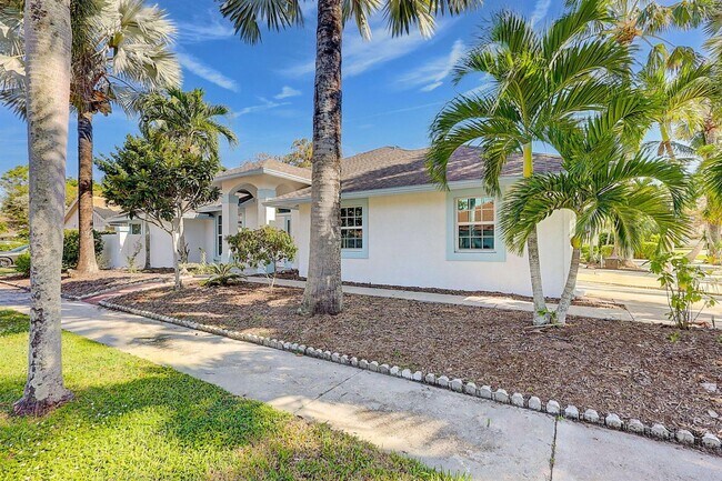 Building Photo - 1176 Staghorn St