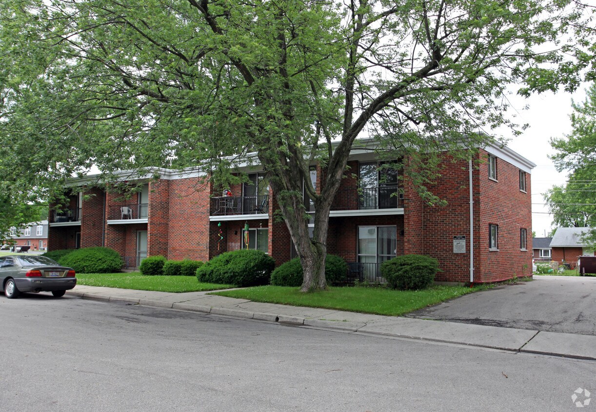 Primary Photo - 863-869 Continental Ct
