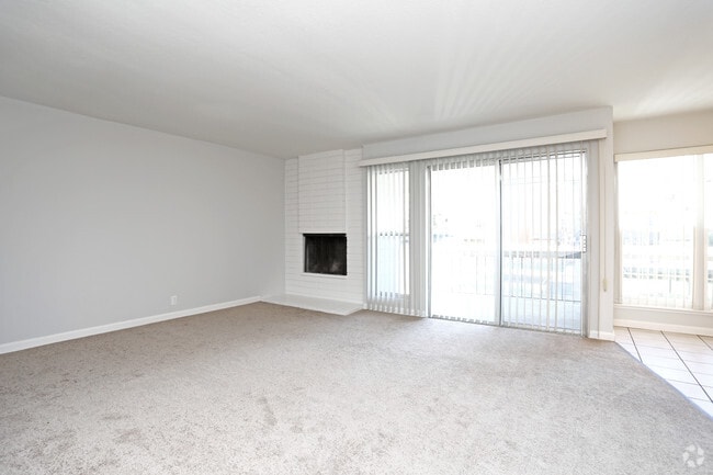 Interior Photo - Redwood Plaza Apartments