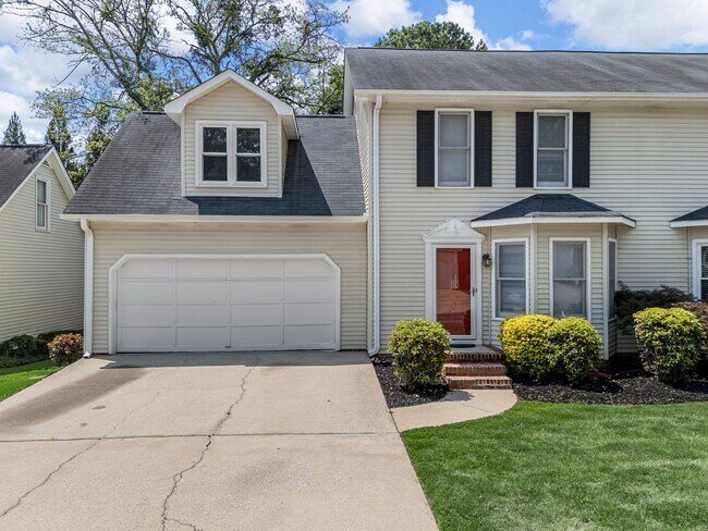 Foto del edificio - Cozy 3 Bedroom, 2.5 Bath Home with 2 Car G...