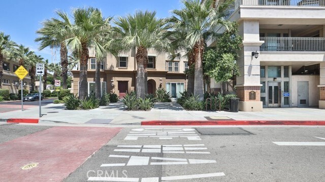 Building Photo - 106 E Santa Fe Ct