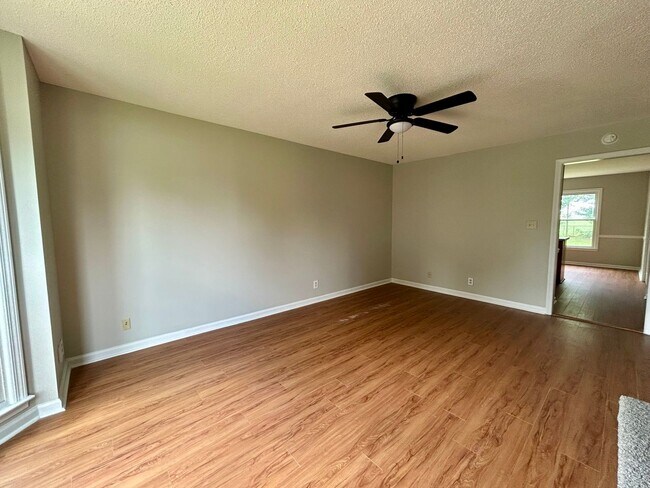 Foto del edificio - 1225 Cobblestone Ln
