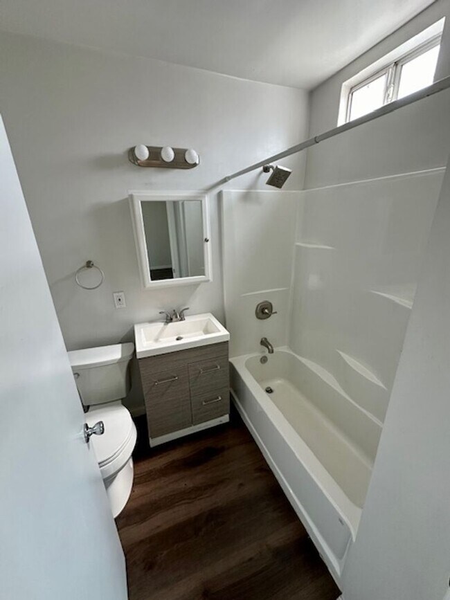 Building Photo - Nestled in the vibrant heart of Los Angele...
