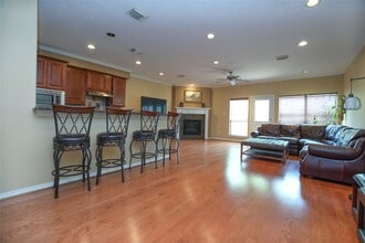 Building Photo - 1375 Ella Pl