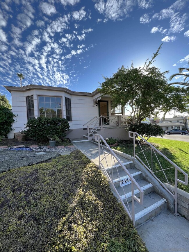 1205 Park Row, San Diego, CA 92037 - House for Rent in San Diego, CA |  