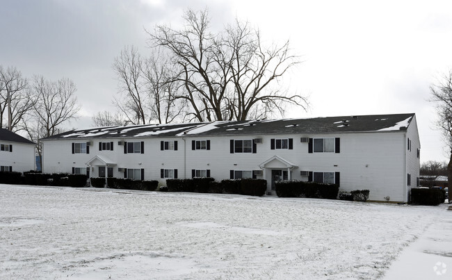 Building Photo - Erie Shores