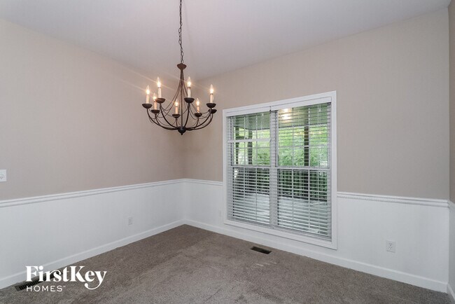 Foto del edificio - 729 Tall Oaks Dr