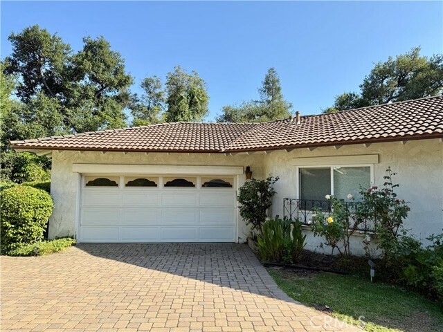 Building Photo - 1411 Greenoaks Dr