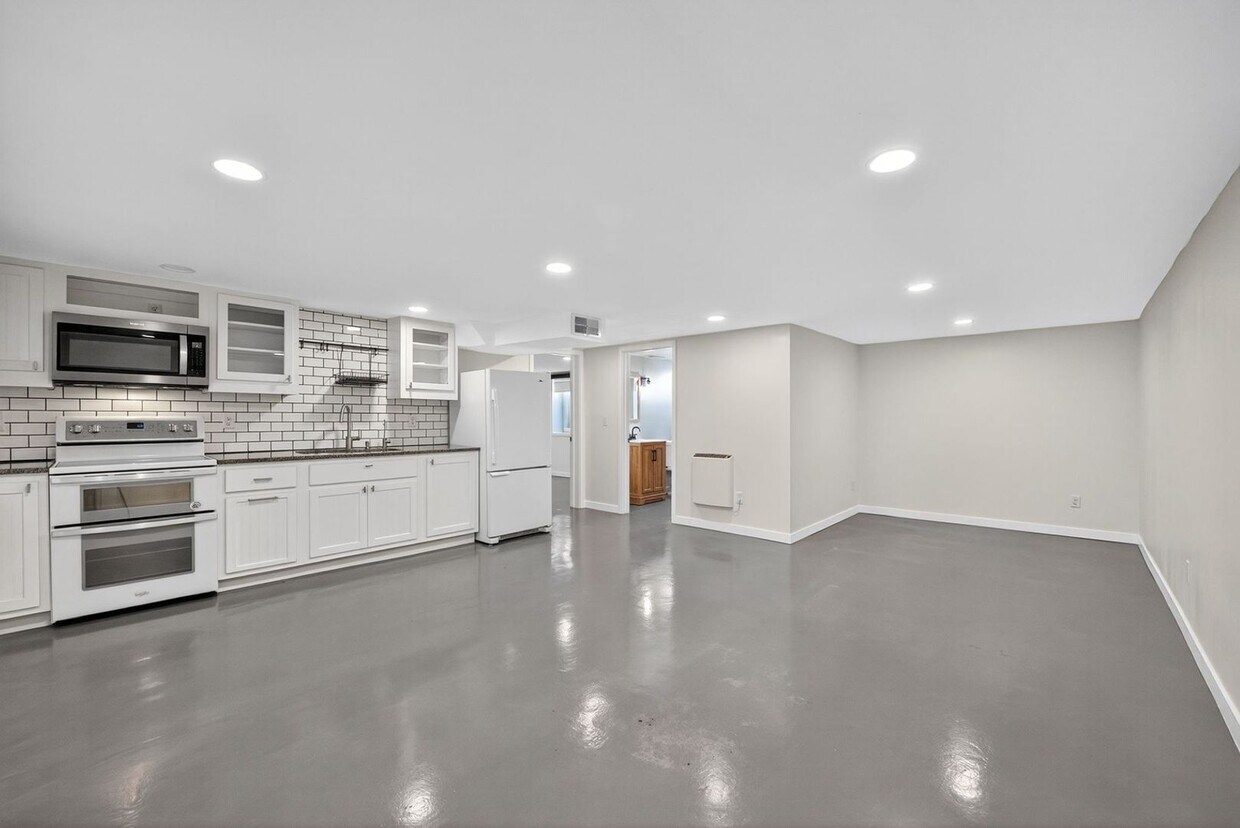 Foto principal - 5614 35th Ave E