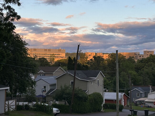 Walk to GMC - 556 Becker St