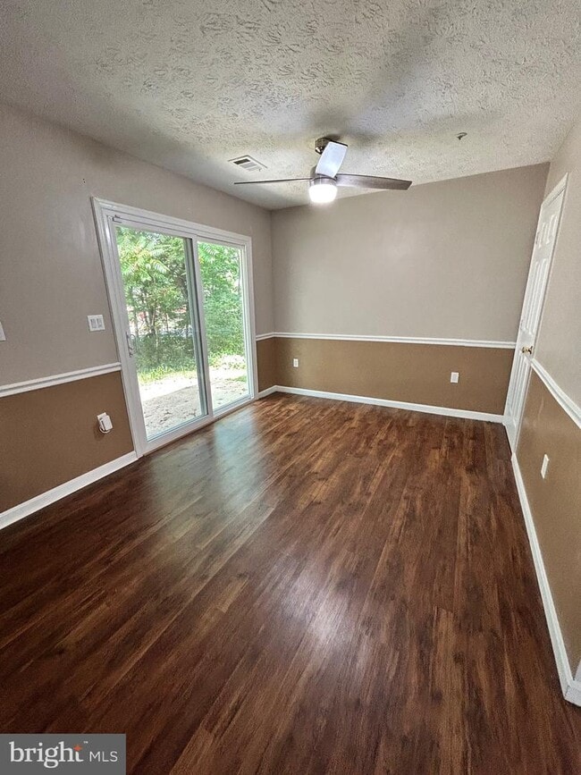 Building Photo - 101 Hibiscus Ct