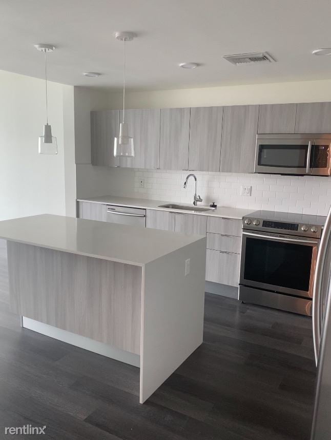 Foto del edificio - 1 br, 1 bath Condo - 724 W University Ave ...