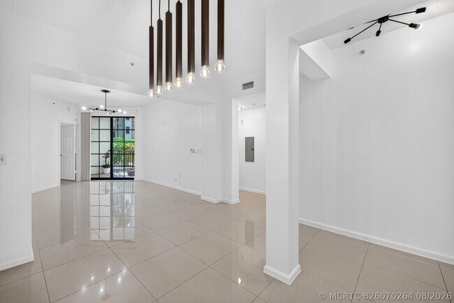 Foto del edificio - 533 NE 3rd Ave