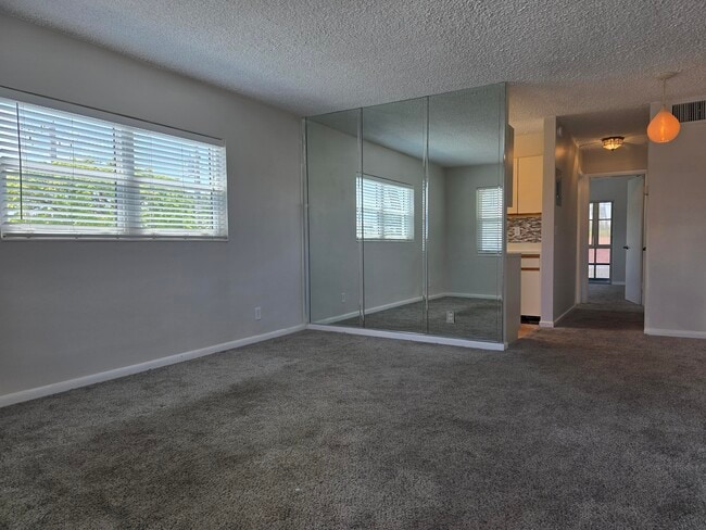 Building Photo - 3915 S Flagler Dr
