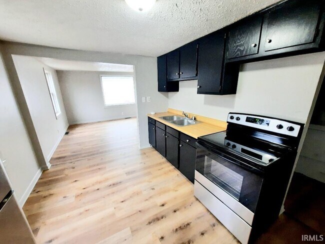 Foto del edificio - 1807 W Adams St