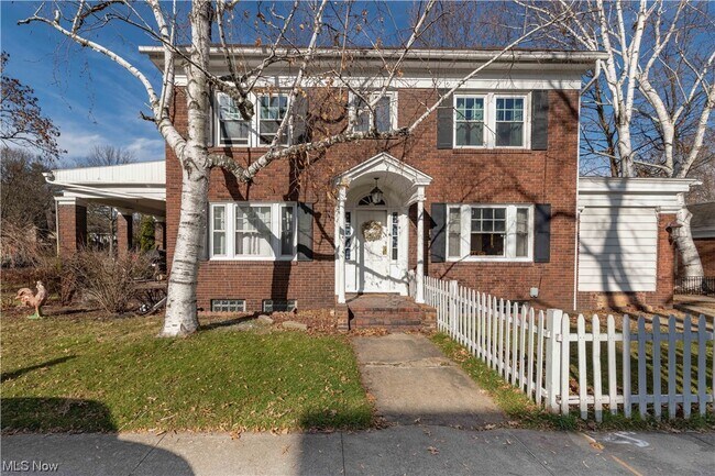 Foto del edificio - 601 N Wooster Ave